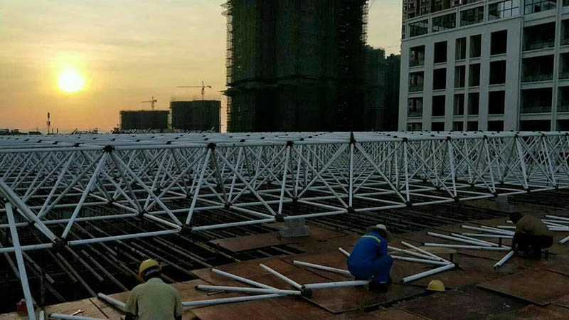 乐山螺栓球网架安装现场
